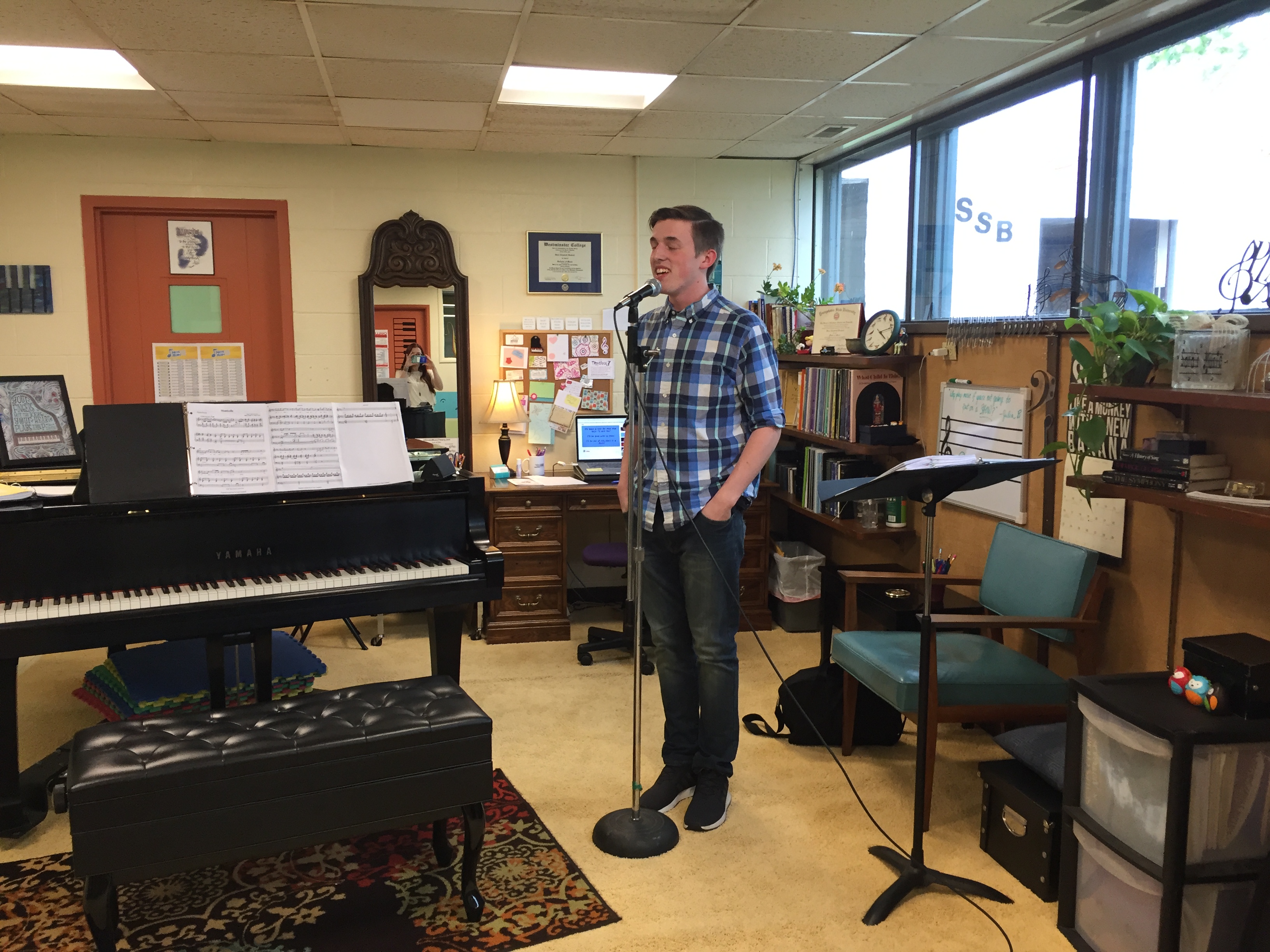 Teen singing at a voice lesson in west middlesex, pa